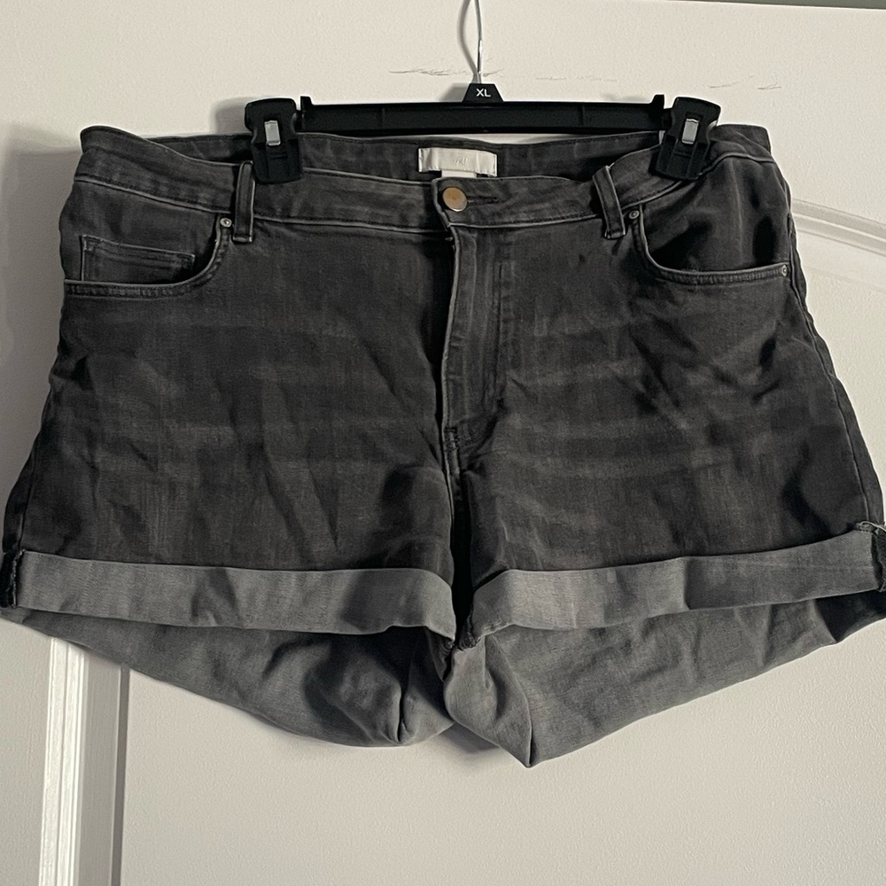 H&M dark wash jean shorts